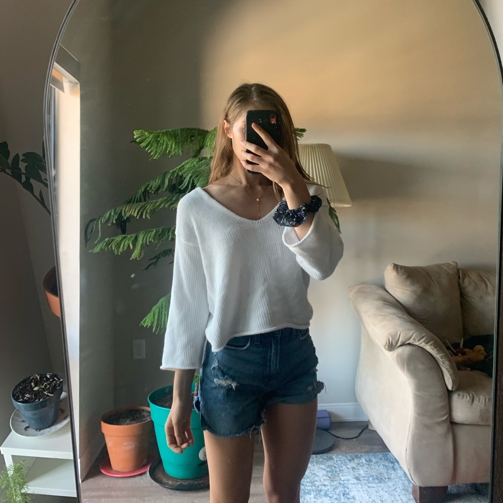 DKNY white knit v neck sweater